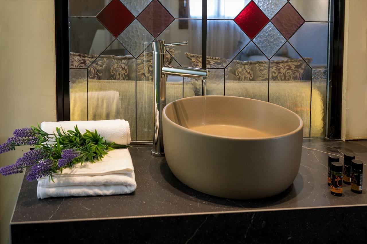 Elg Contessa Boutique Hotel Hriszí Aktí Haniá Kültér fotó